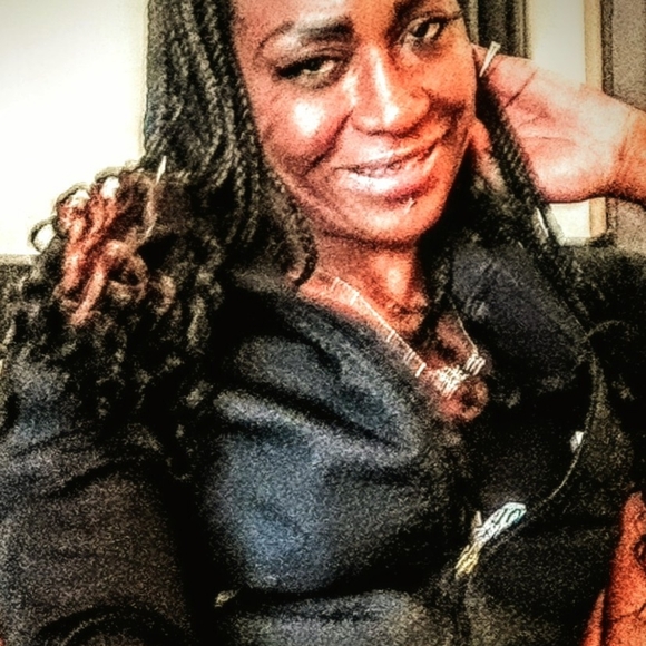 Meet your Posher, Nicki Nicole - Picture 14 of 14